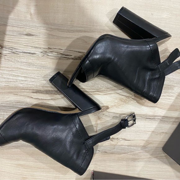 Vince Camuto Black Leather Open Toe Buckle Back Heel, Size 5.5, Good Condition - Picture 10 of 13